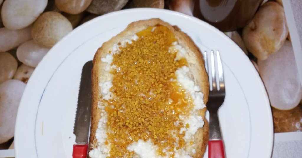 tostadas con polen de abeja